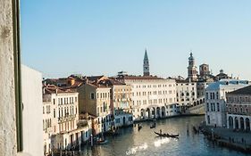 Locanda Ai Santi Apostoli Sul Canal Grande